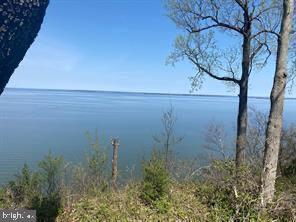 STRATFORD HARBOUR - Land