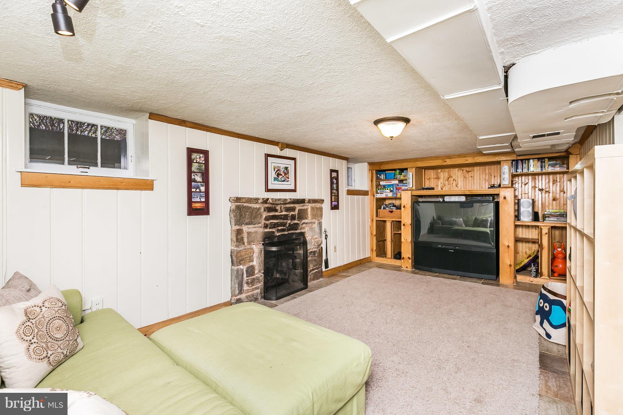 SOUTHLAND HILLS - Residential