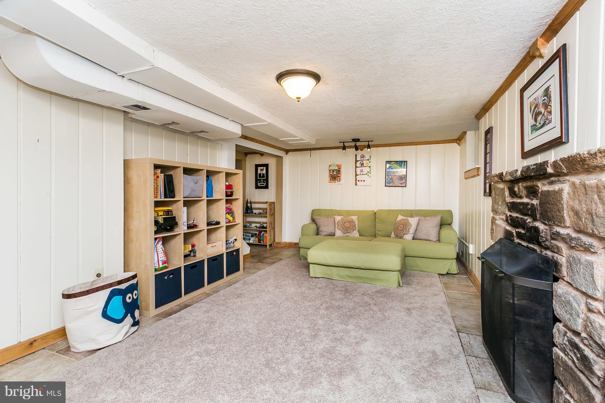 SOUTHLAND HILLS - Residential