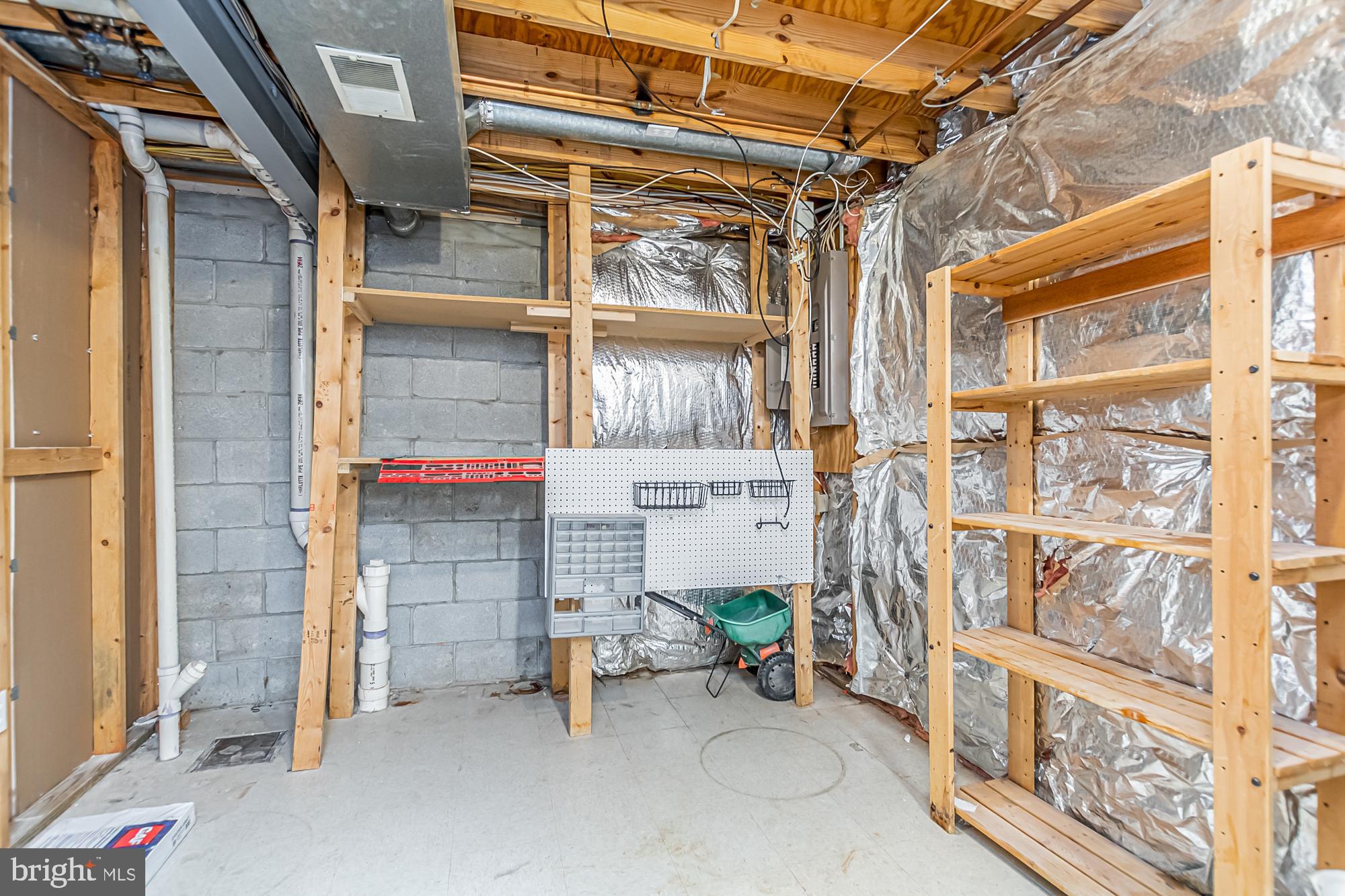 CROSBY HILL - Residential