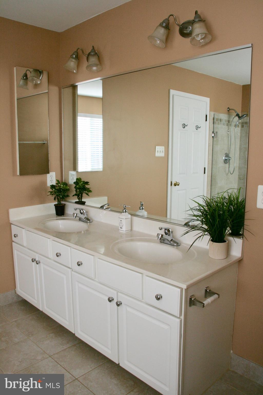 KINGSTOWNE - Residential Lease