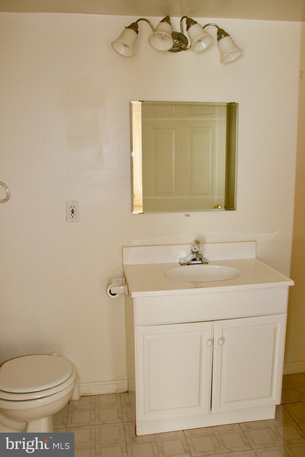 KINGSTOWNE - Residential Lease