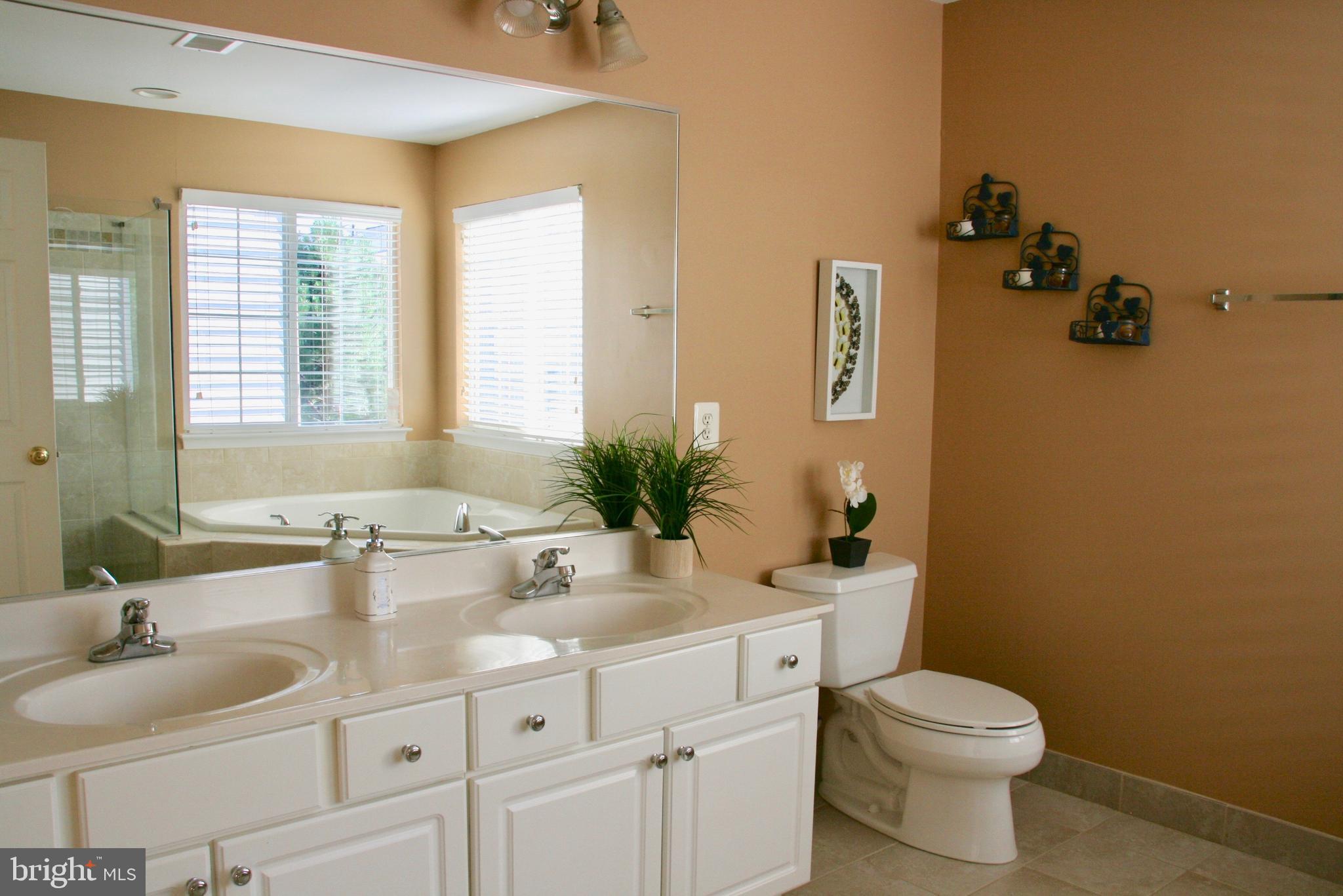 KINGSTOWNE - Residential Lease