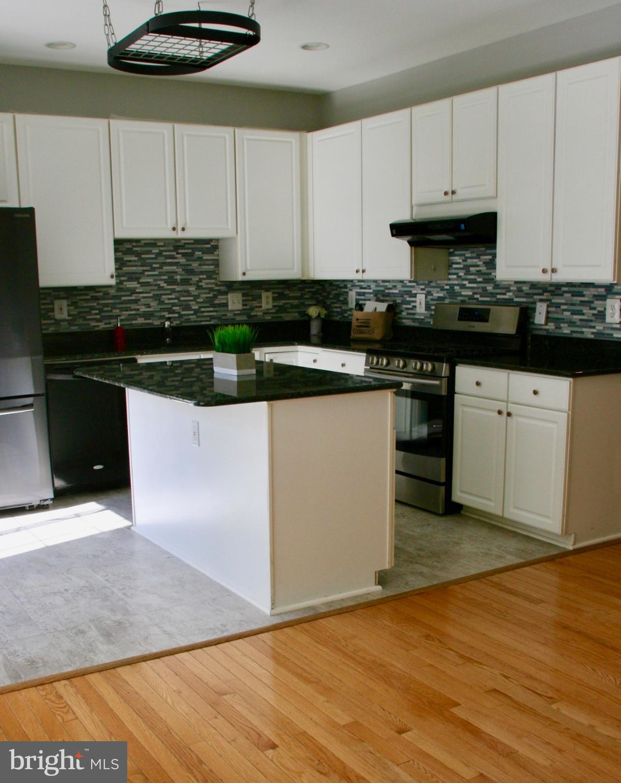 KINGSTOWNE - Residential Lease