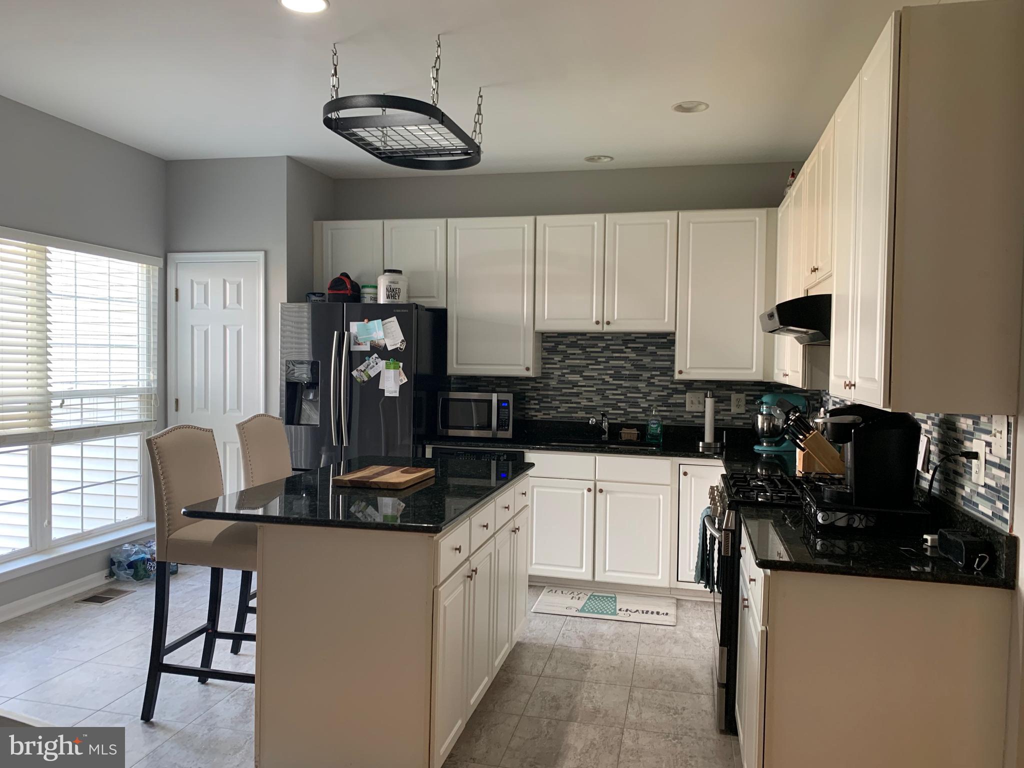 KINGSTOWNE - Residential Lease