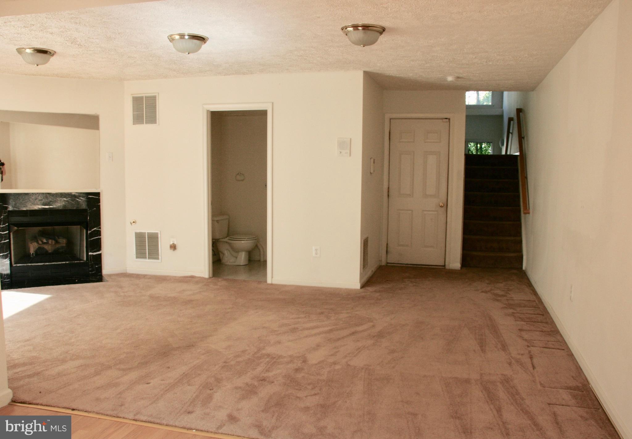 KINGSTOWNE - Residential Lease