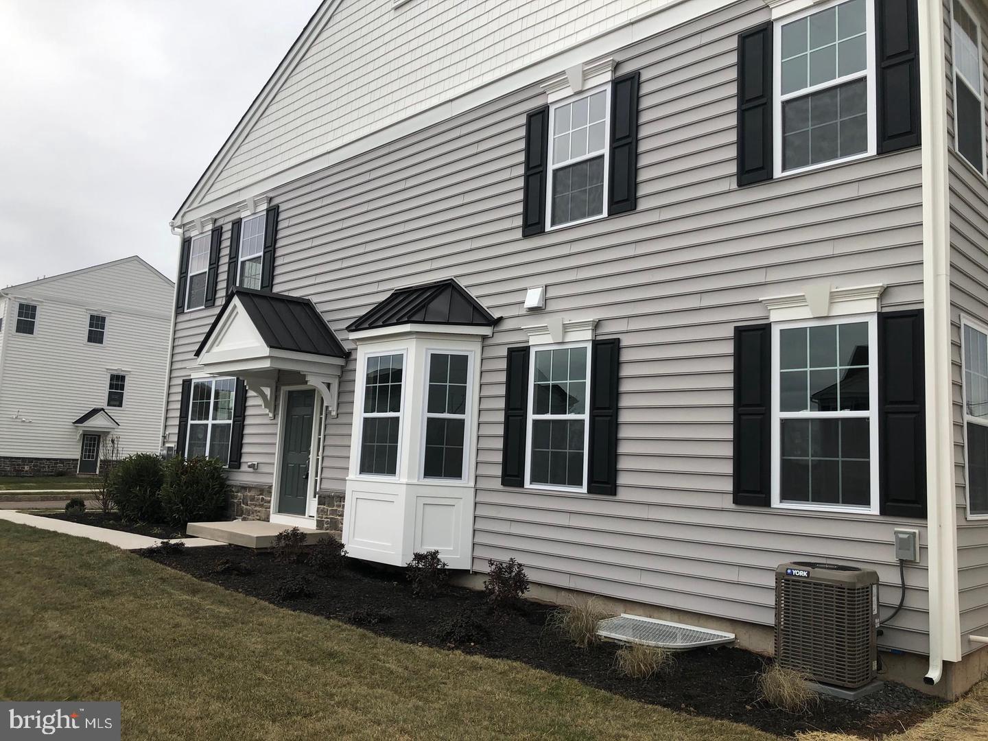 COURTS AT BRYNWOOD - Residential Lease