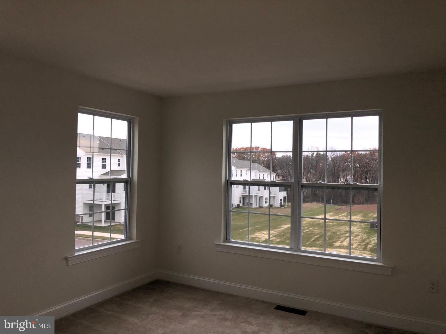 COURTS AT BRYNWOOD - Residential Lease