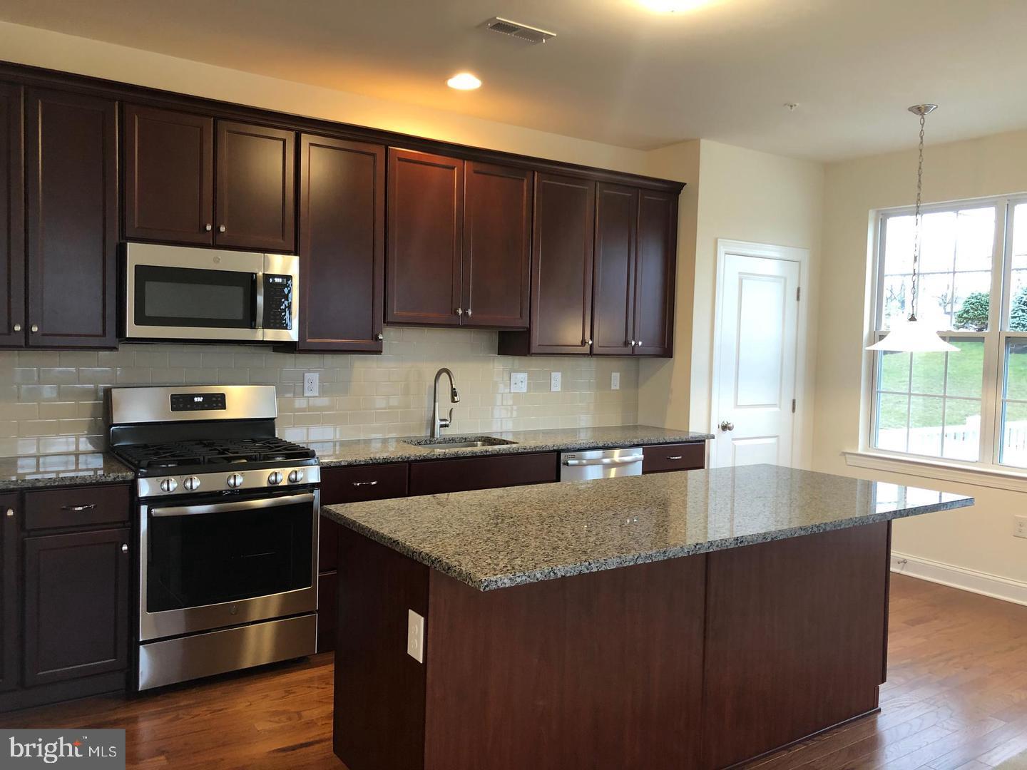 COURTS AT BRYNWOOD - Residential Lease