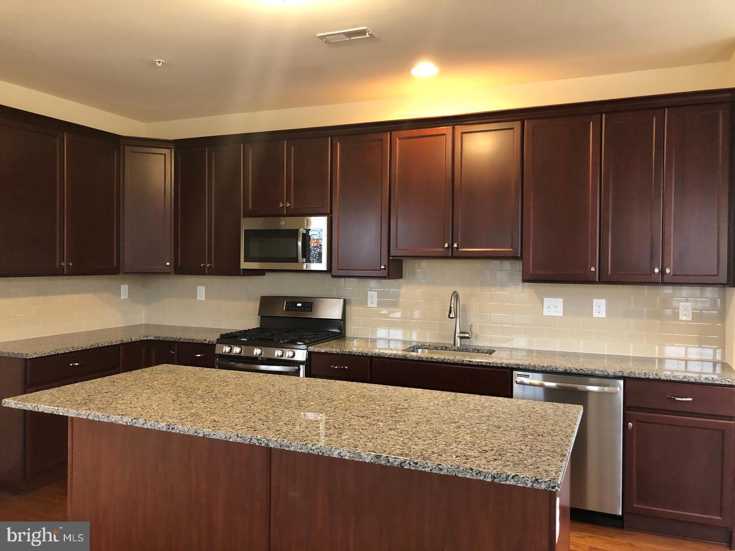 COURTS AT BRYNWOOD - Residential Lease