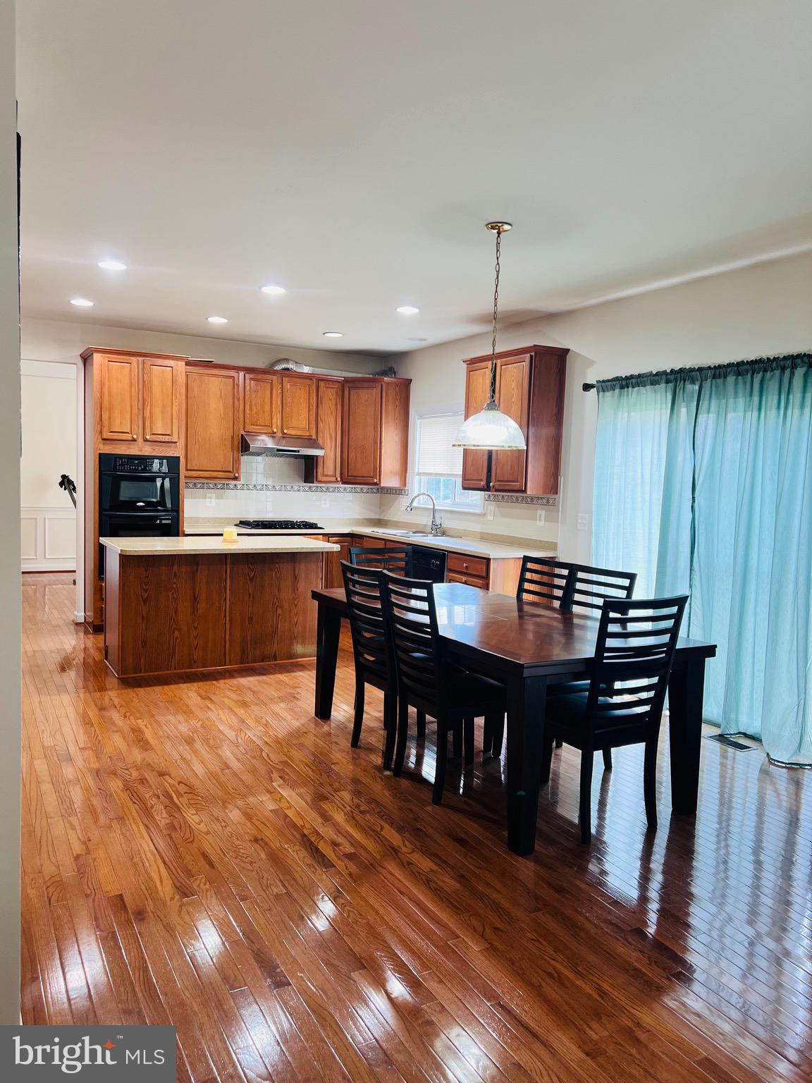 EAGLES POINTE - Residential