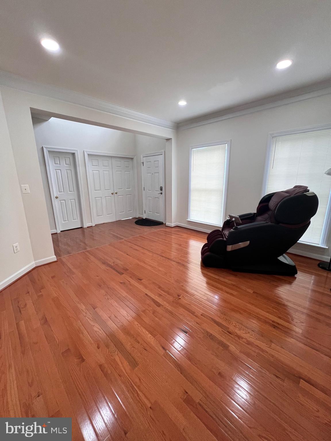 EAGLES POINTE - Residential