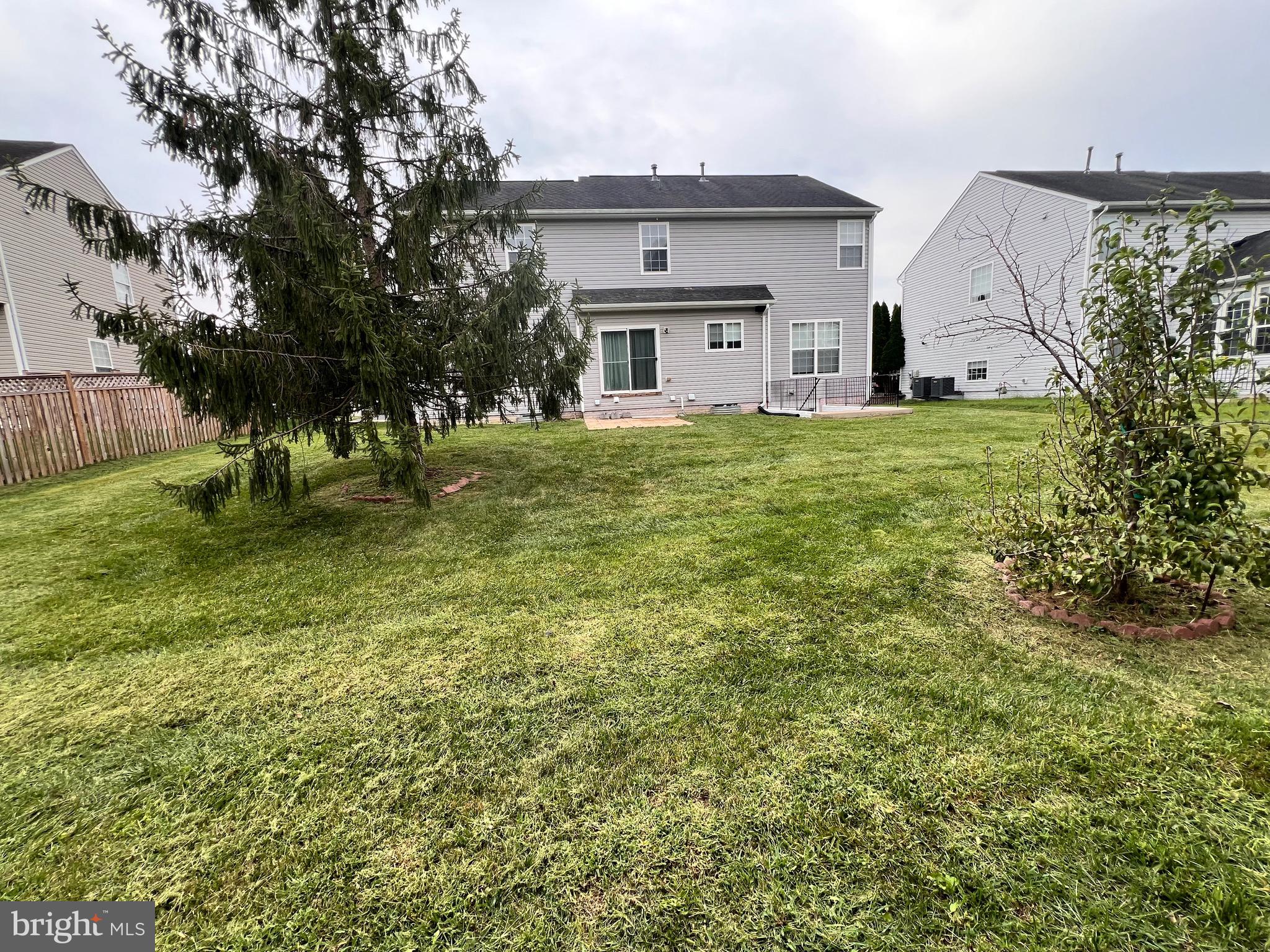 EAGLES POINTE - Residential