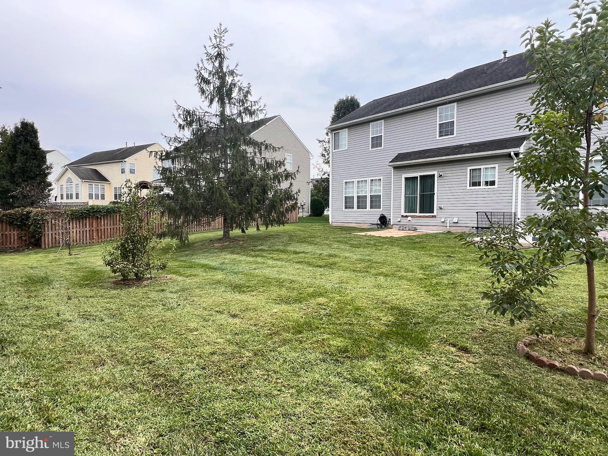 EAGLES POINTE - Residential