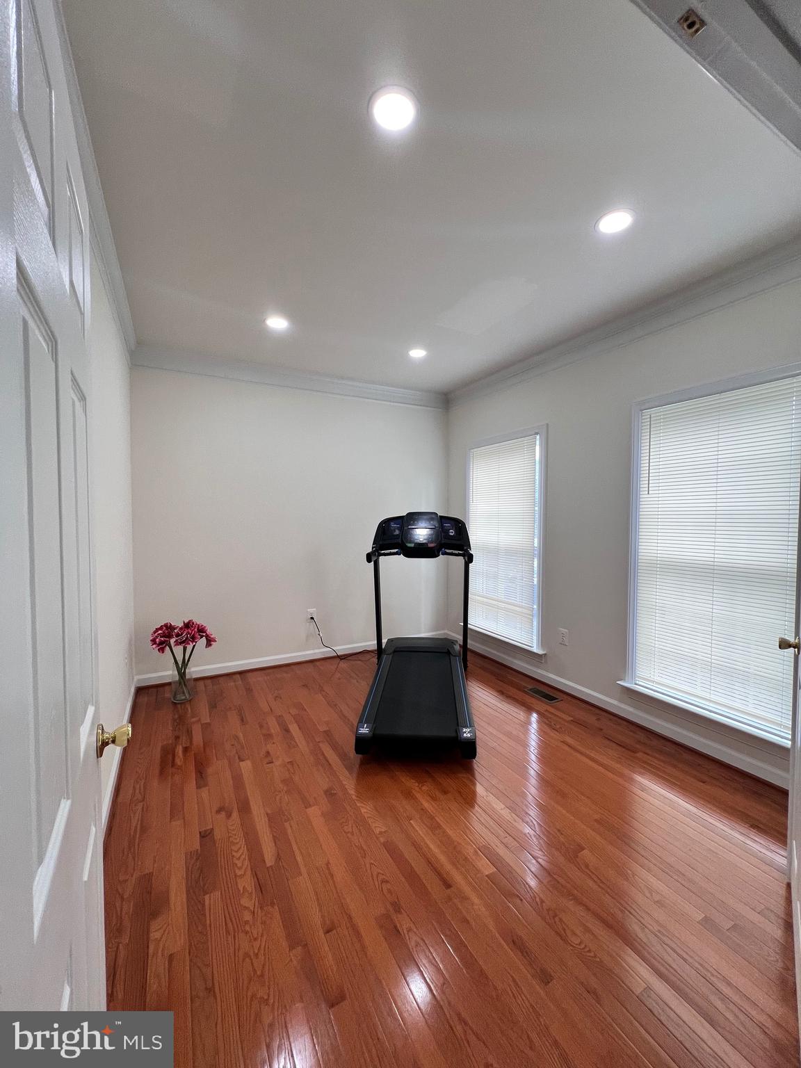 EAGLES POINTE - Residential