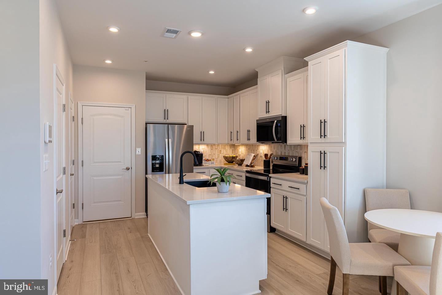 558 QUARRY PLACE COURT