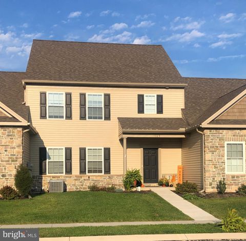 Photo of 140 RIDGEFIELD DR, ELIZABETHTOWN, PA 17022 (MLS # PALA2025568)