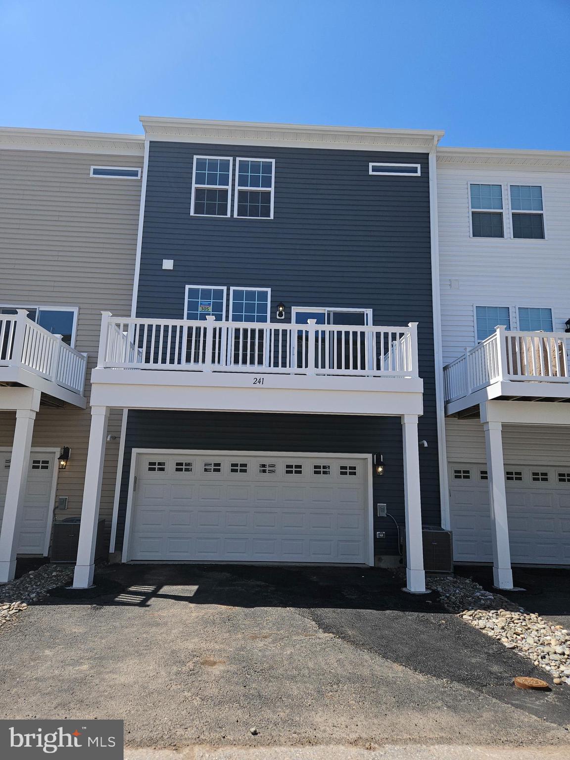 STEELPOINTE - Residential