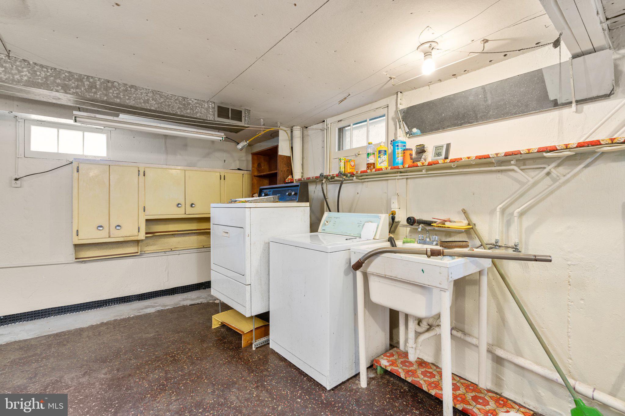 LYNBROOK - Residential