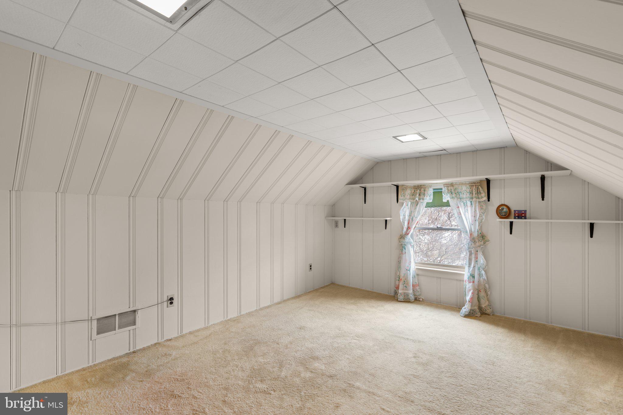 LYNBROOK - Residential