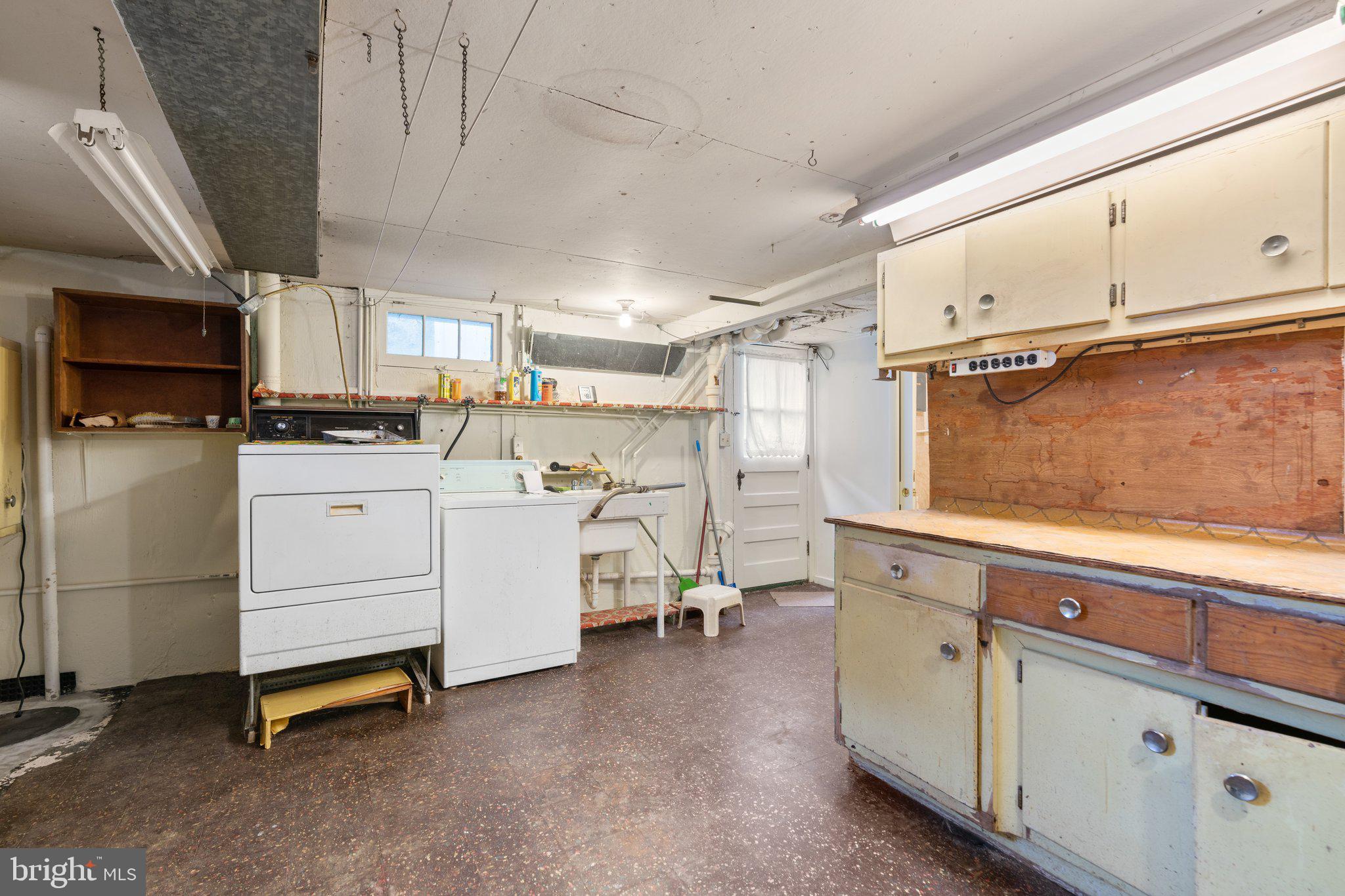 LYNBROOK - Residential