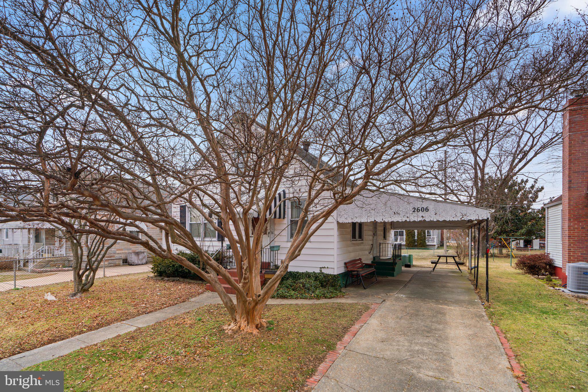 LYNBROOK - Residential