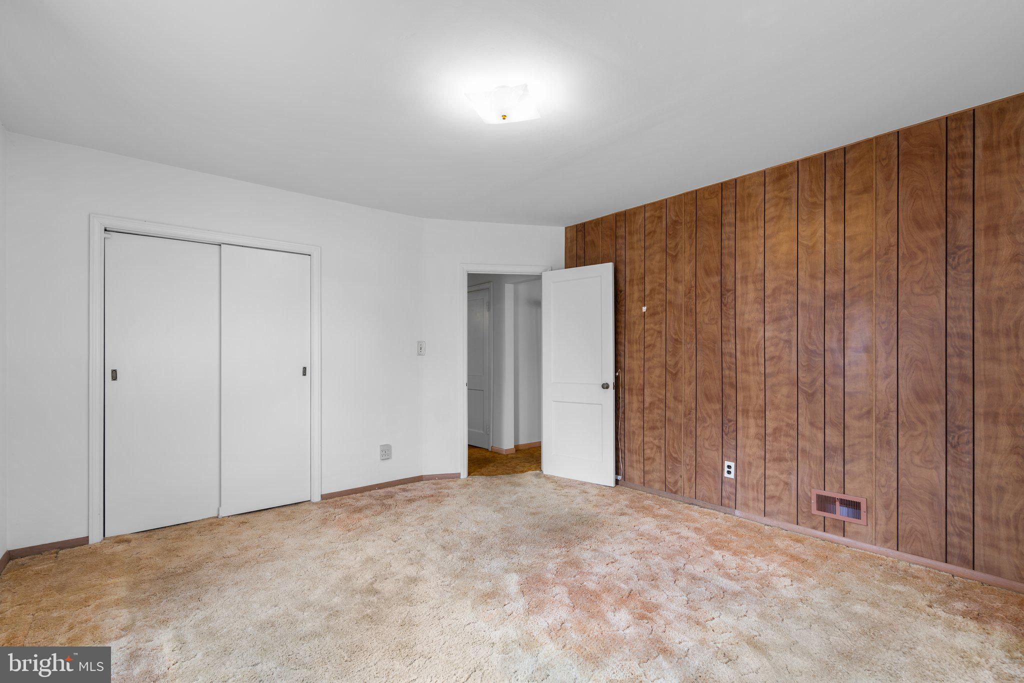 LYNBROOK - Residential