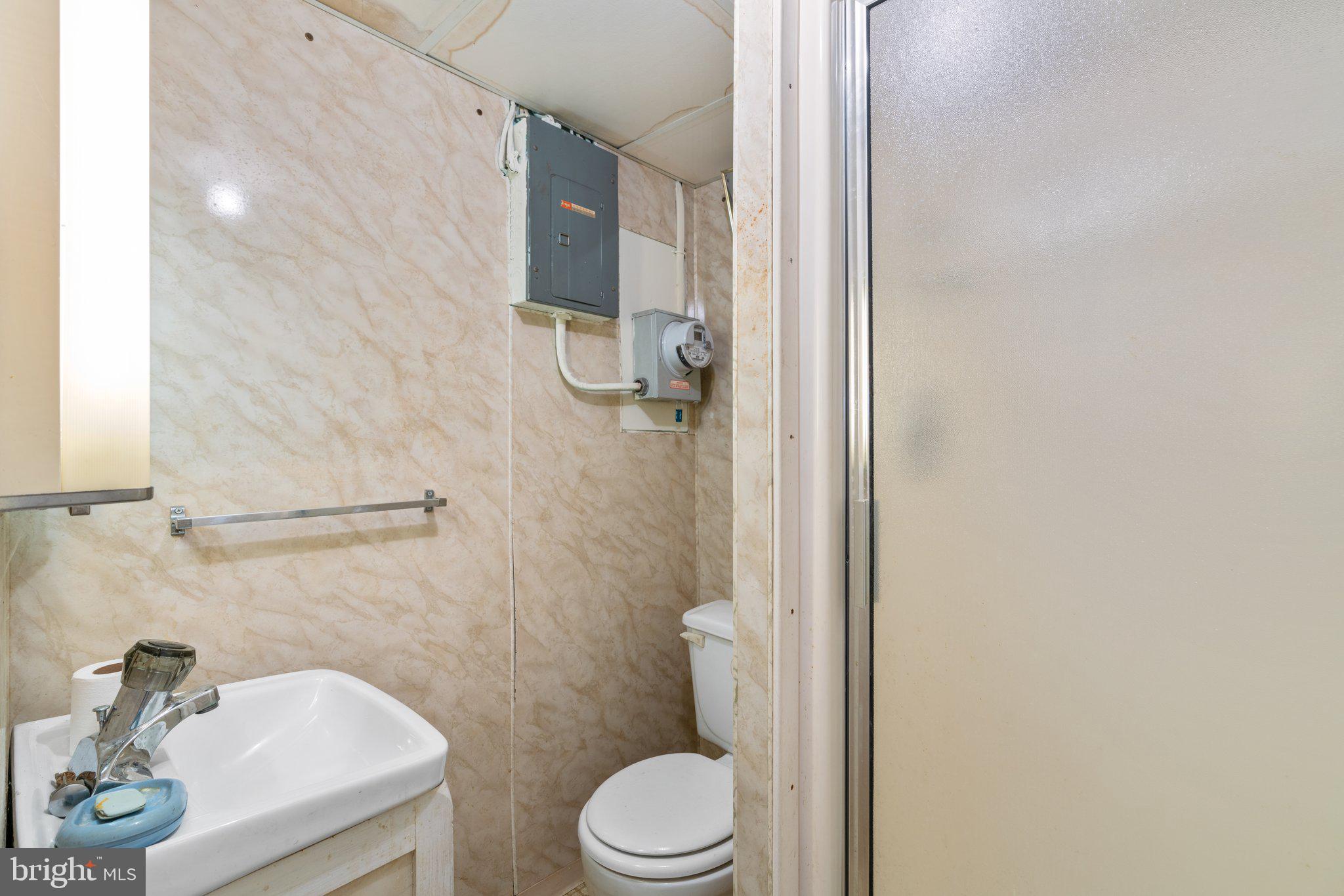 LYNBROOK - Residential