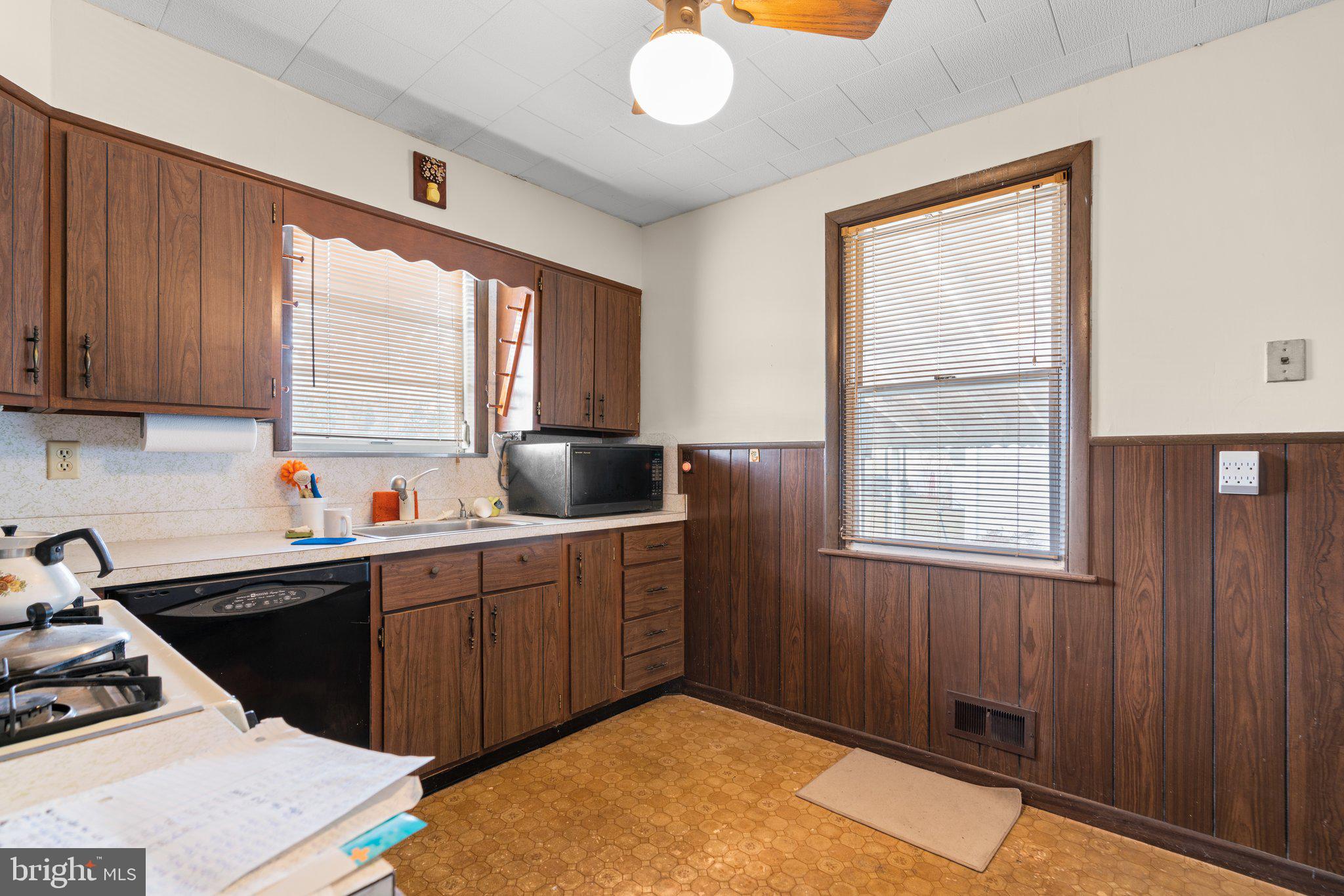 LYNBROOK - Residential