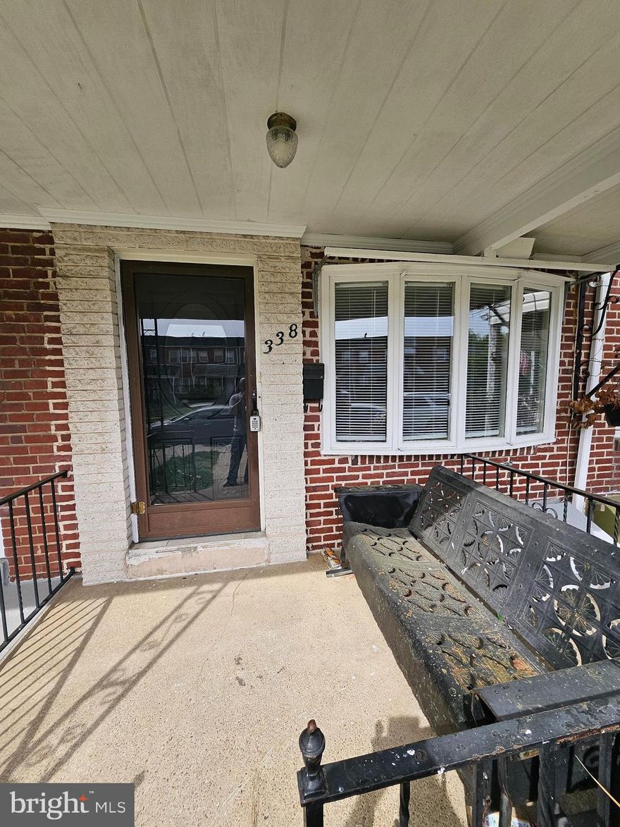 BACK ON THE MARKET! BUEYR COULD NOT PERFORM. PRICE ADJUSTMENT FOR QUICK SALE!
Well maintained and updated townhouse in Bayview.  This home features central air, new laminate flooring, new appliances and new bathroom fixtures.  This home is perfectly located steps from Bayview hospital, bus routes, interstate and to all downtown attractions.