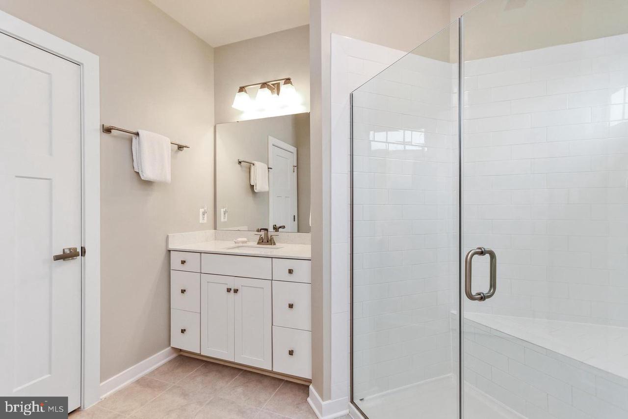 OAKDALE VILLAGE - Residential Lease