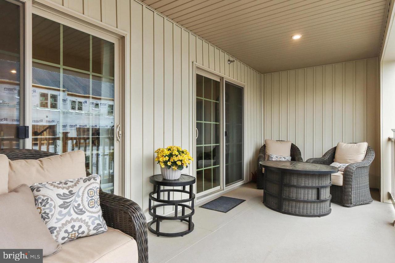 OAKDALE VILLAGE - Residential Lease