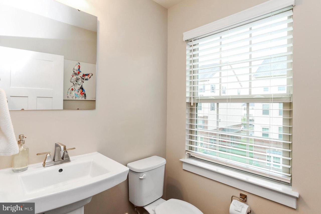 OAKDALE VILLAGE - Residential Lease