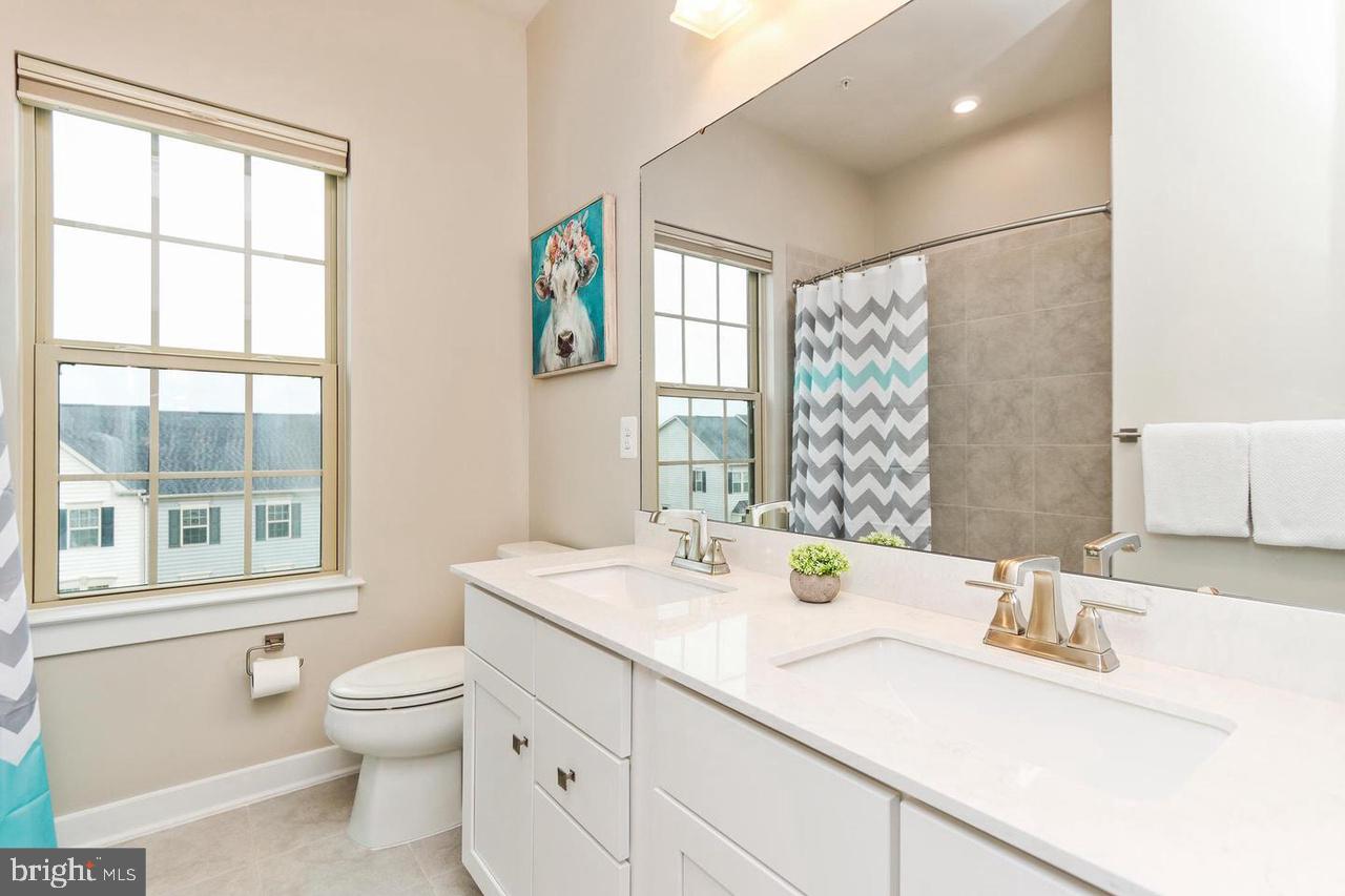 OAKDALE VILLAGE - Residential Lease