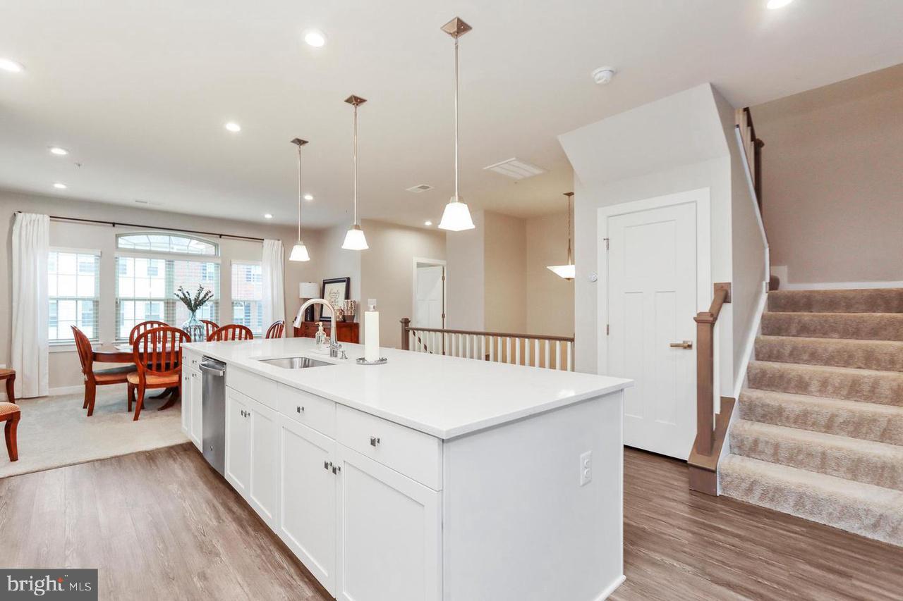 OAKDALE VILLAGE - Residential Lease