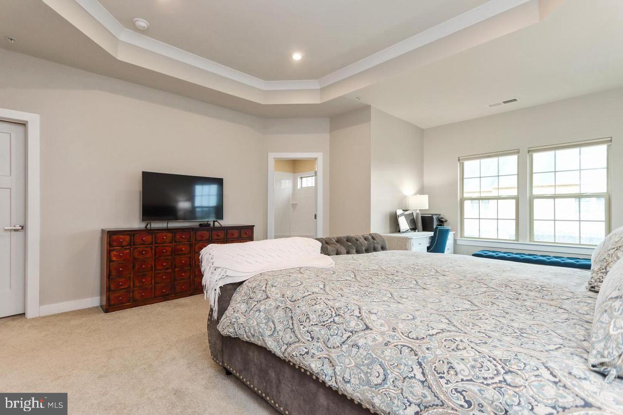 OAKDALE VILLAGE - Residential Lease