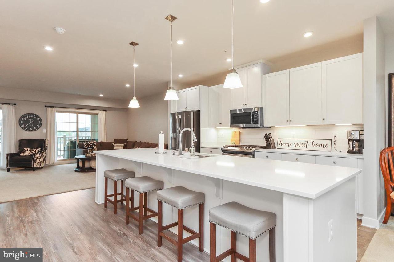 OAKDALE VILLAGE - Residential Lease