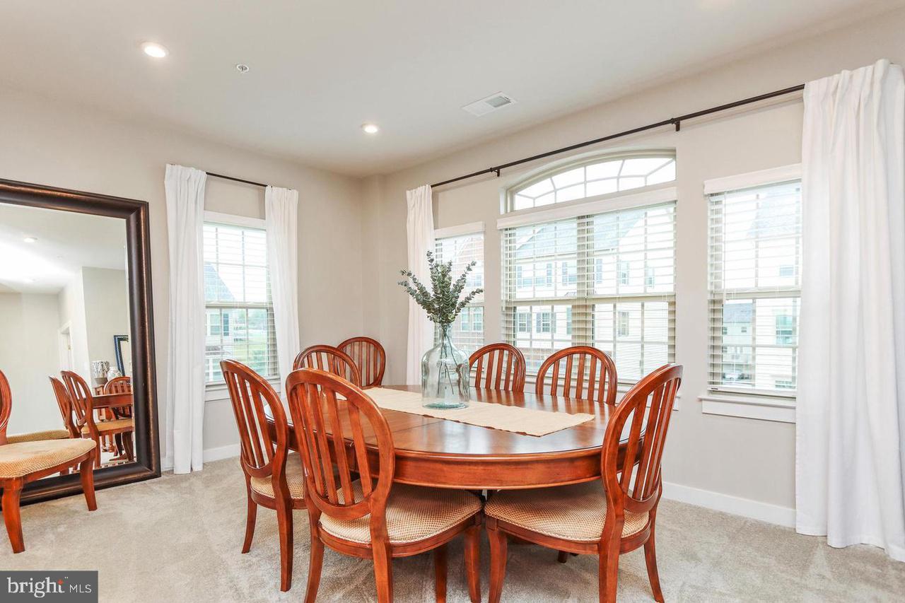 OAKDALE VILLAGE - Residential Lease