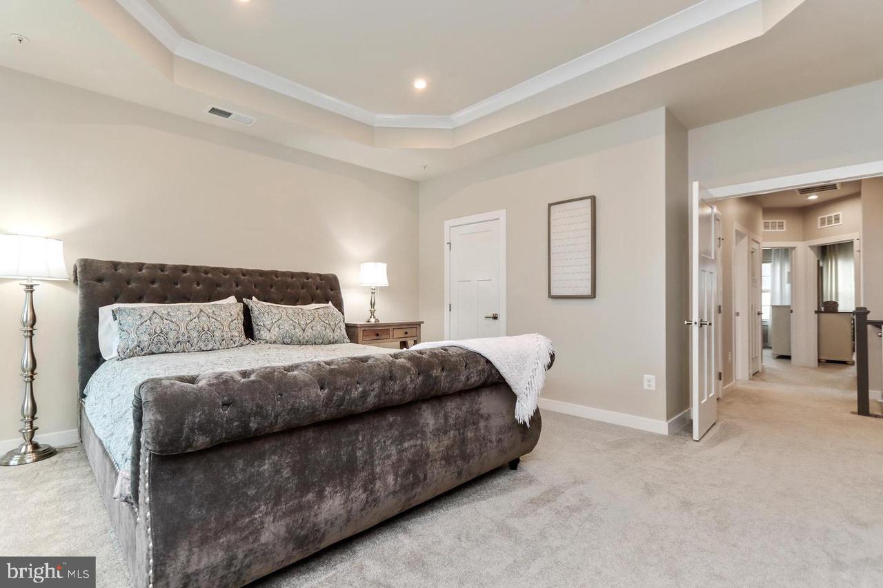 OAKDALE VILLAGE - Residential Lease