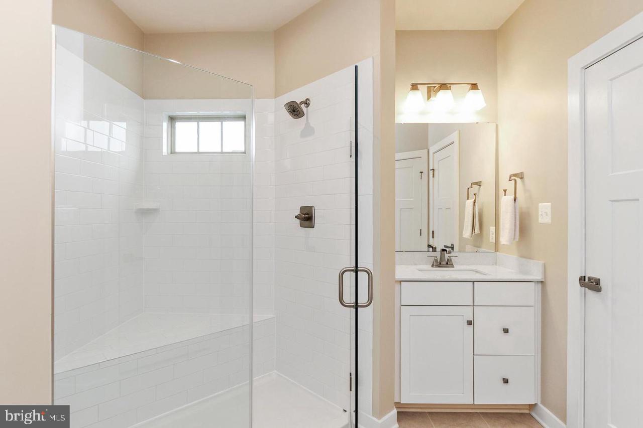 OAKDALE VILLAGE - Residential Lease