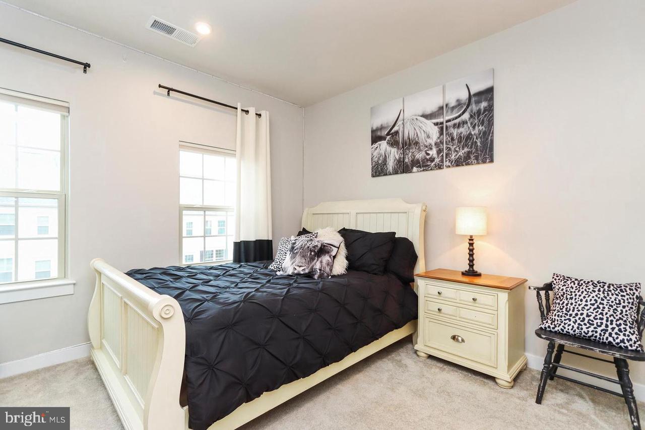 OAKDALE VILLAGE - Residential Lease