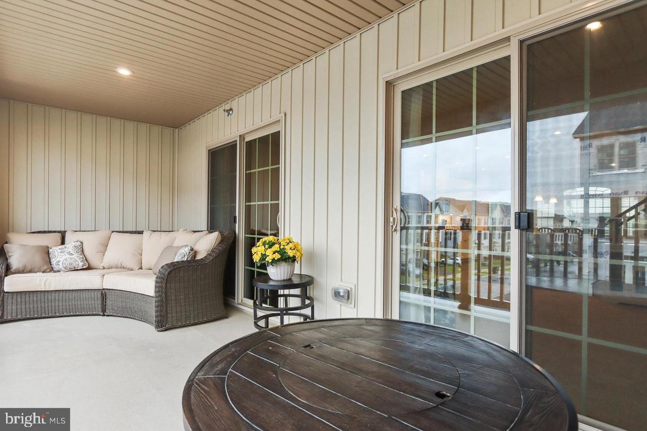 OAKDALE VILLAGE - Residential Lease