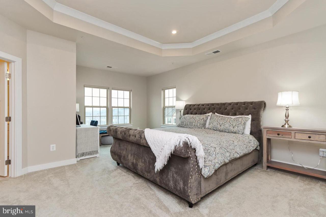 OAKDALE VILLAGE - Residential Lease