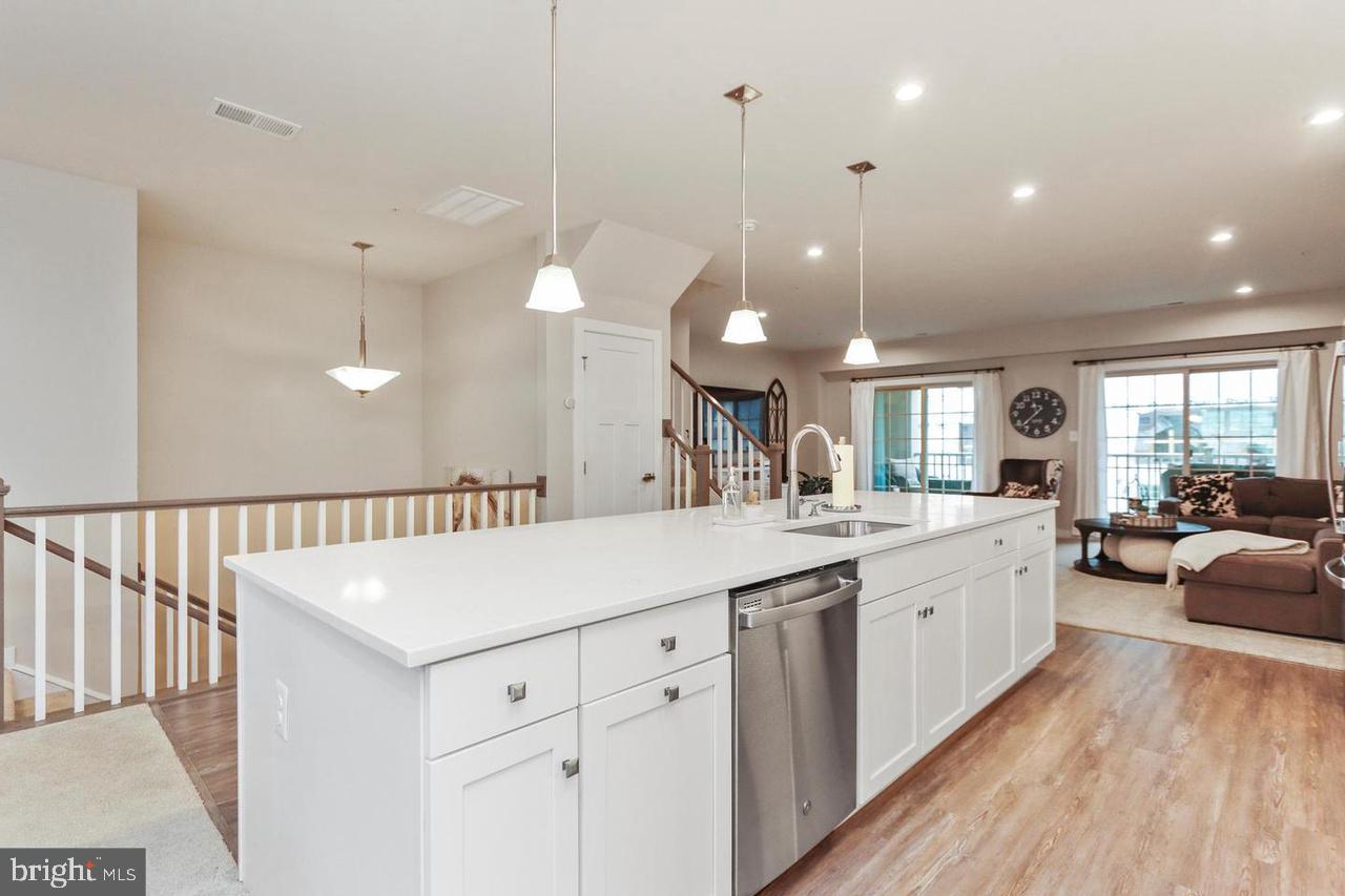 OAKDALE VILLAGE - Residential Lease