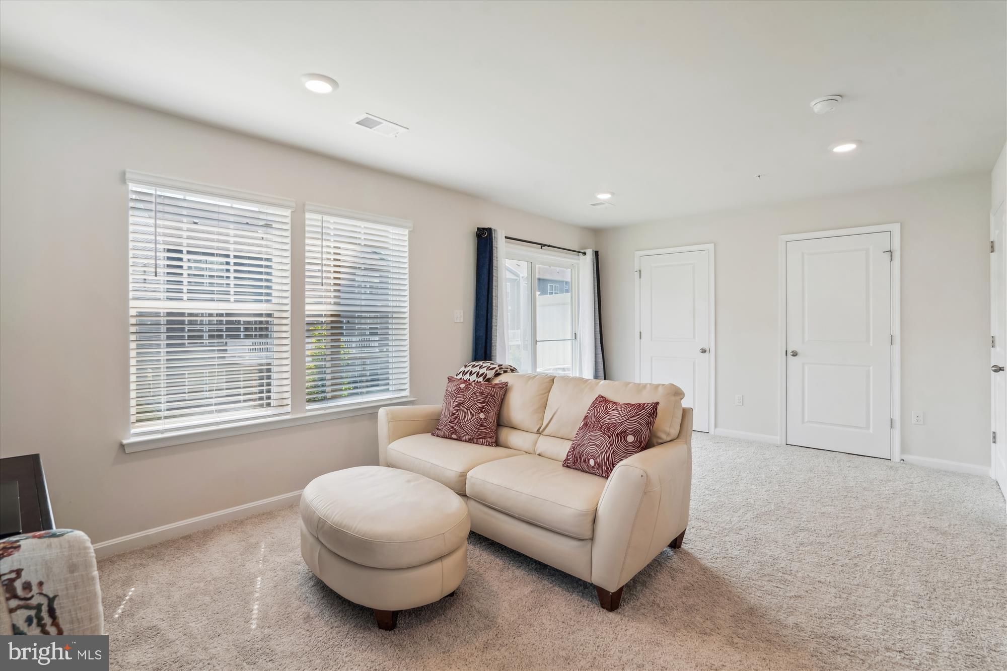 WOODMORE OVERLOOK - Residential