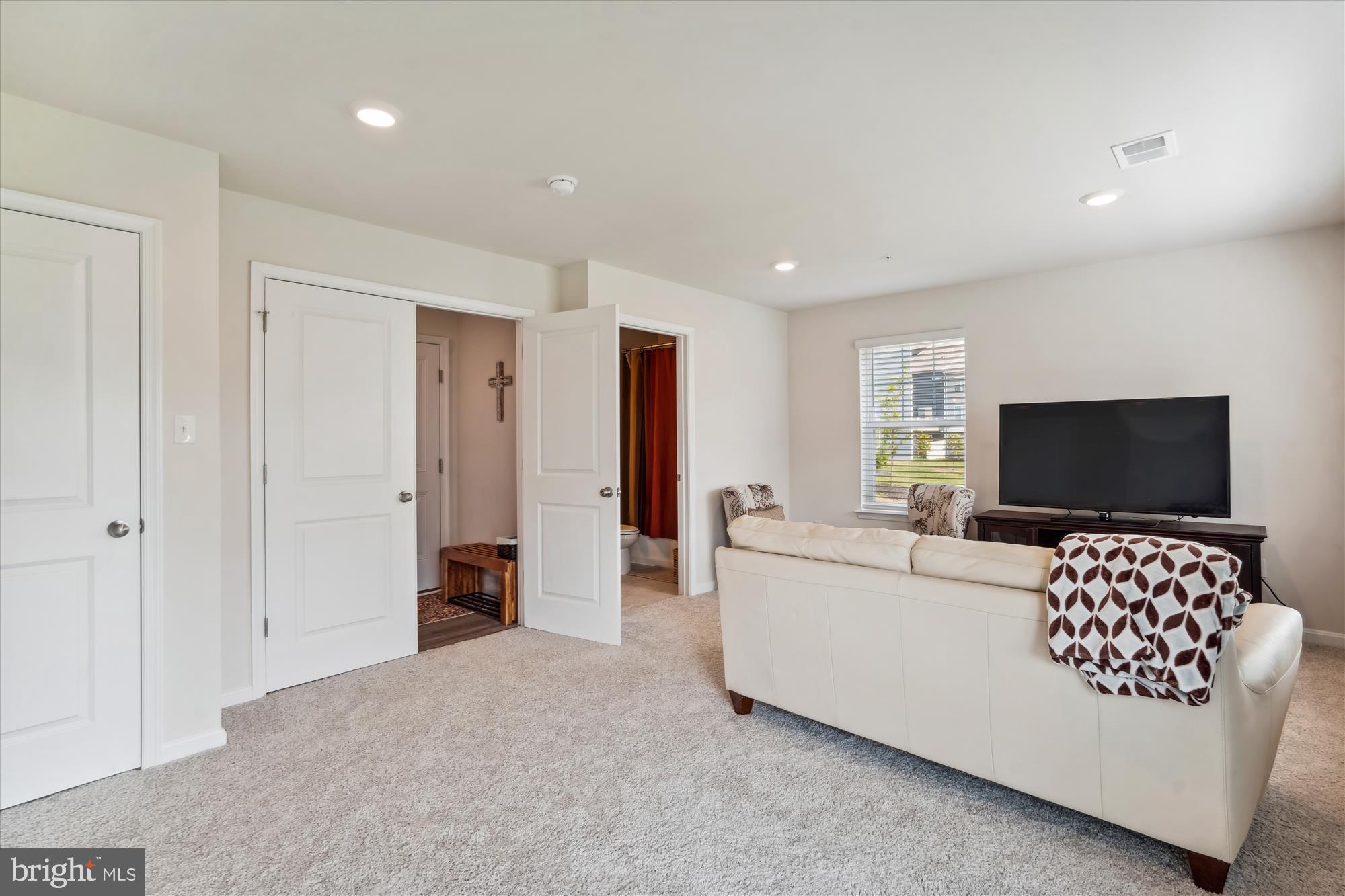 WOODMORE OVERLOOK - Residential