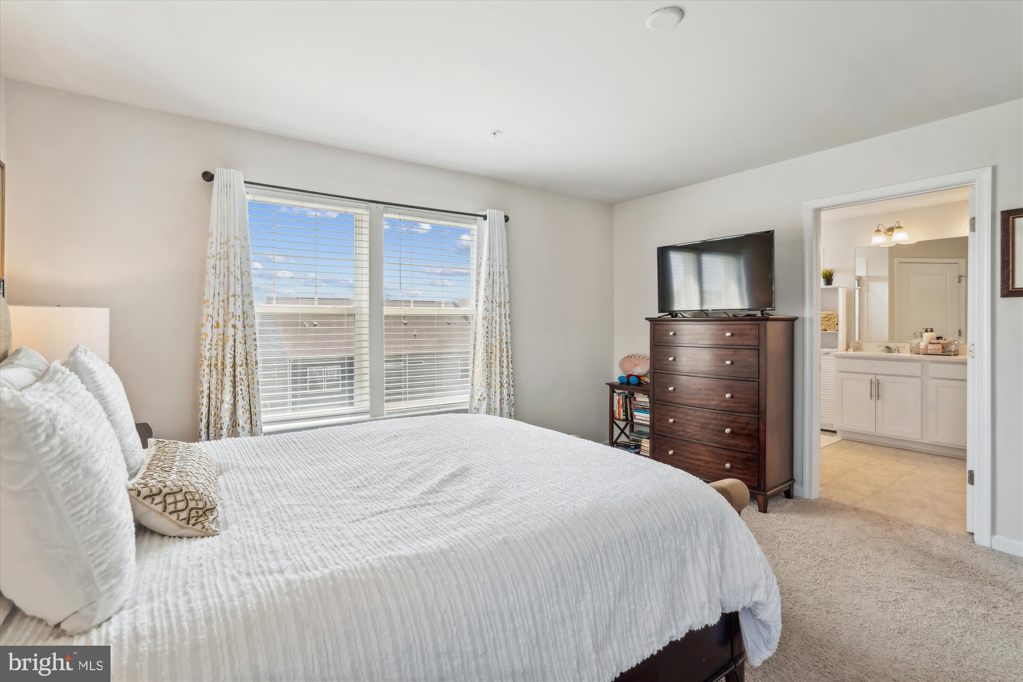 WOODMORE OVERLOOK - Residential