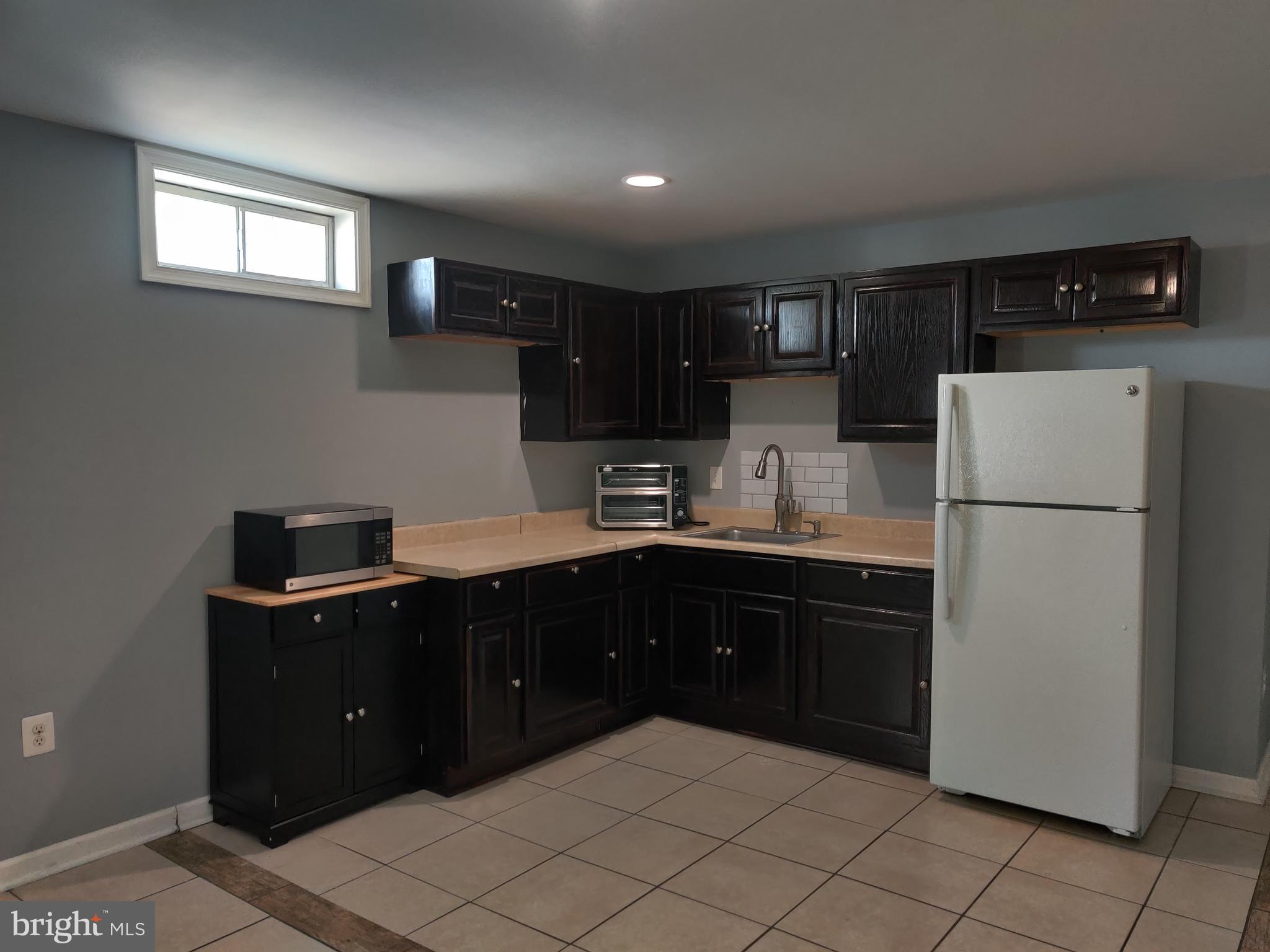 BARRETTS CROSSING - Residential Lease