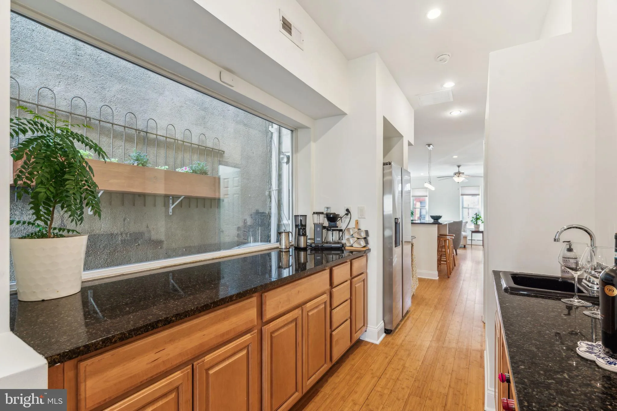 Philadelphia, Pennsylvania 19130, United States, 3 Bedrooms Bedrooms, ,3 BathroomsBathrooms,Residential,Active,93425