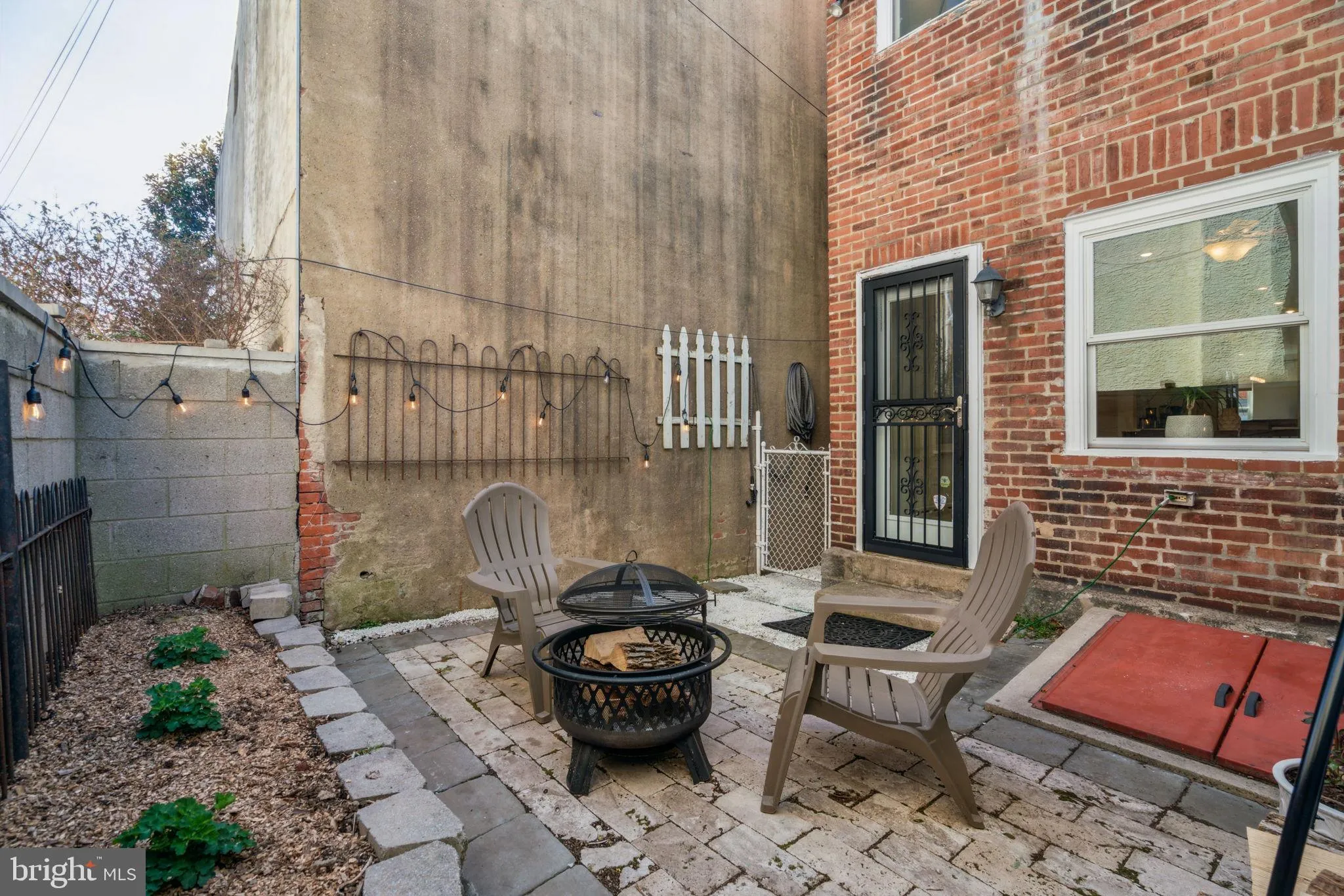 Philadelphia, Pennsylvania 19130, United States, 3 Bedrooms Bedrooms, ,3 BathroomsBathrooms,Residential,Active,93425